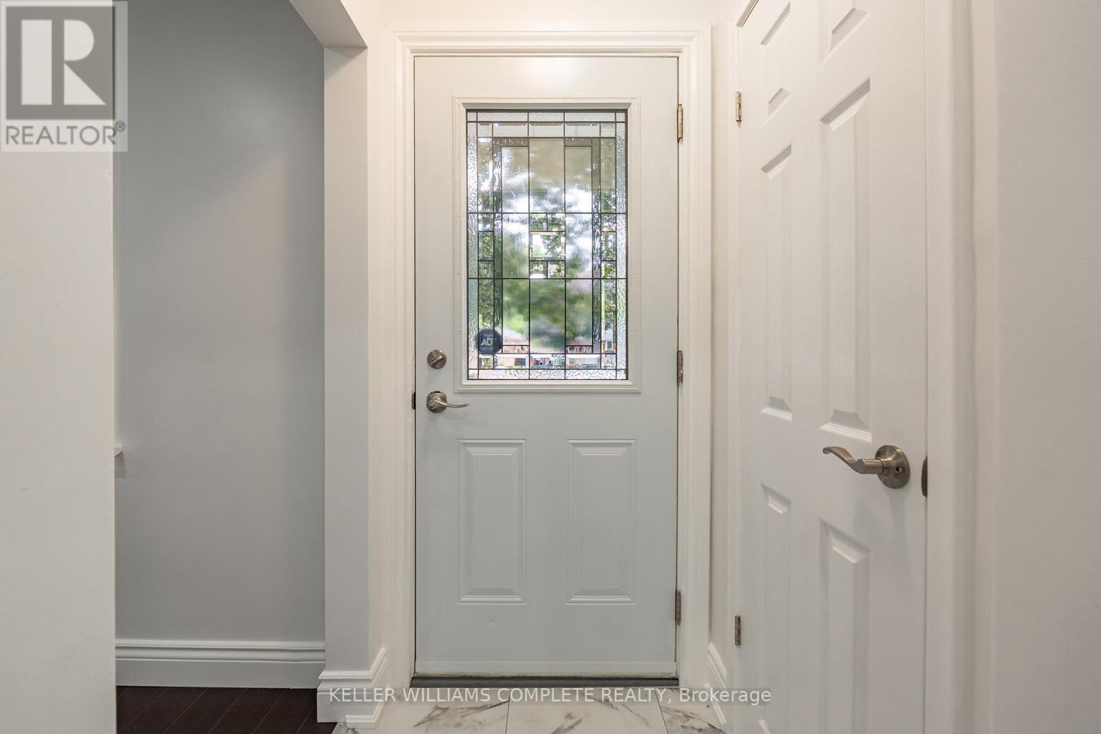 Photo 6 of 1392 Royal Drive, Burlington ON
