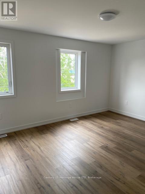 Photo 10 of 249 Dain Avenue, Welland ON