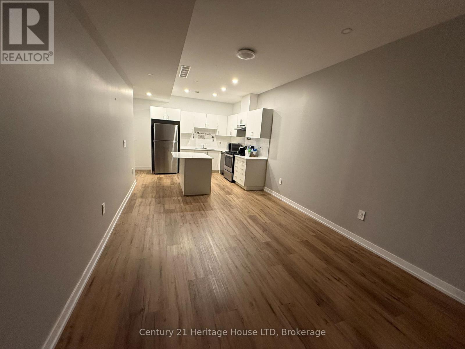 Photo 4 of 249 Dain Avenue, Welland ON