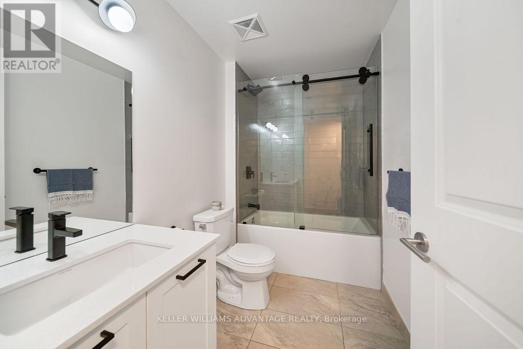 Photo 11 of 421 1630 Queen Street E, Toronto ON