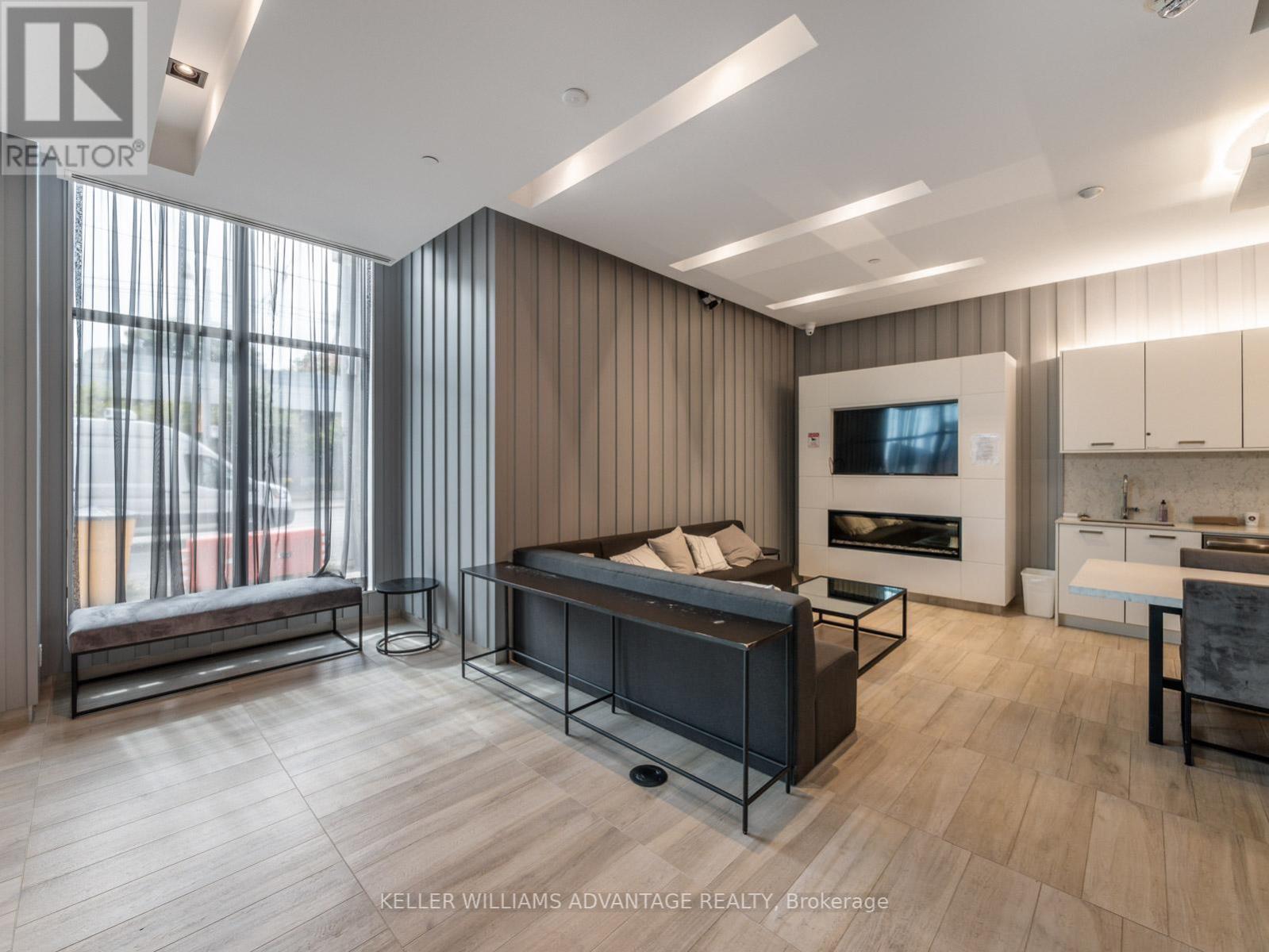 Photo 16 of 421 1630 Queen Street E, Toronto ON