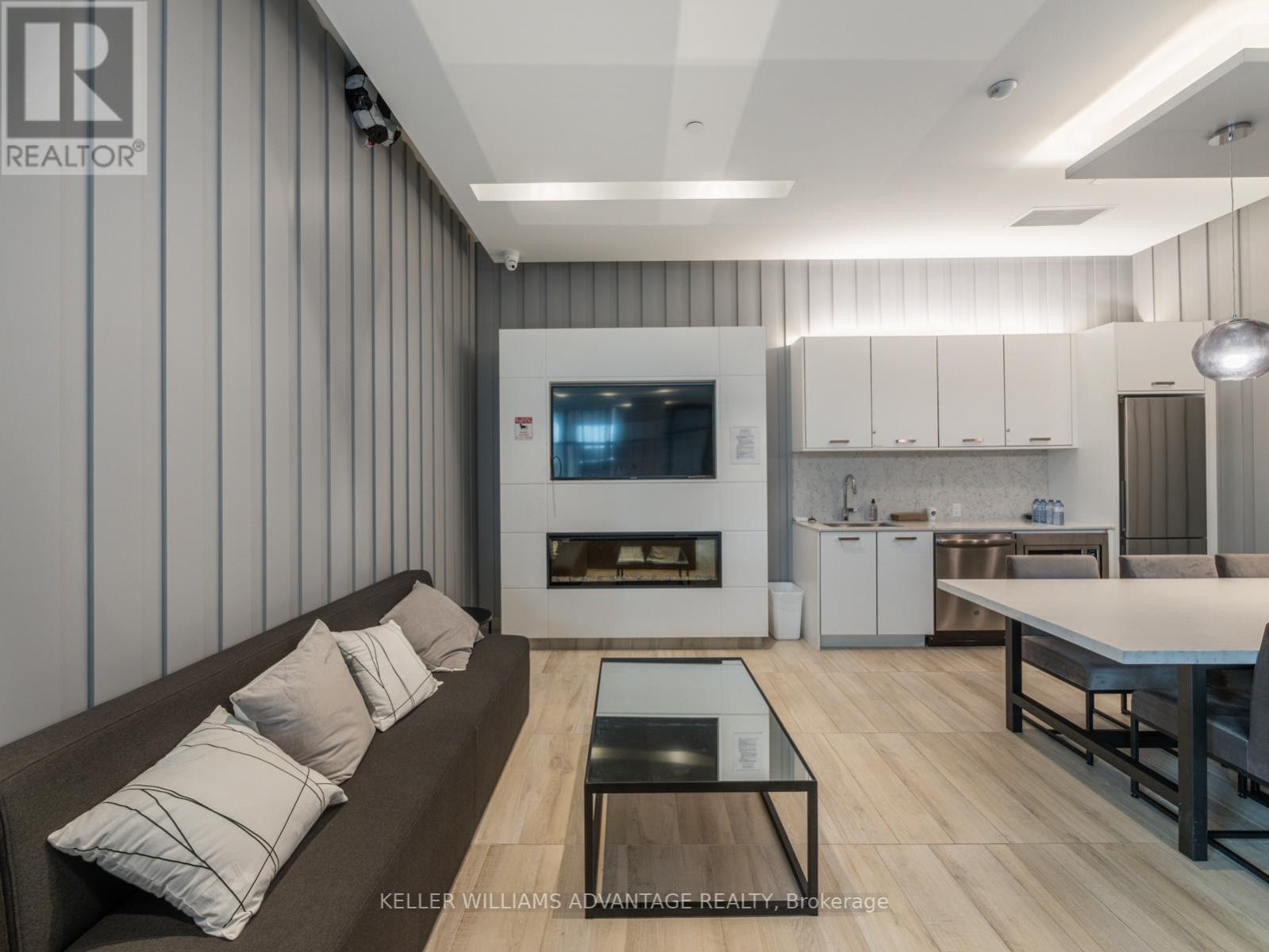 Photo 17 of 421 1630 Queen Street E, Toronto ON