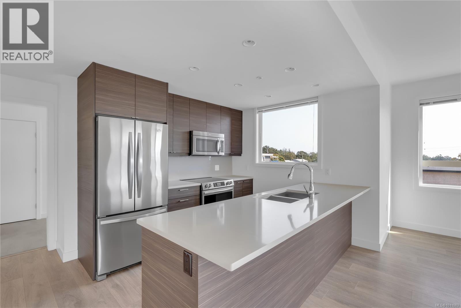 Photo 6 of 307 300 Belmont Rd, Colwood BC