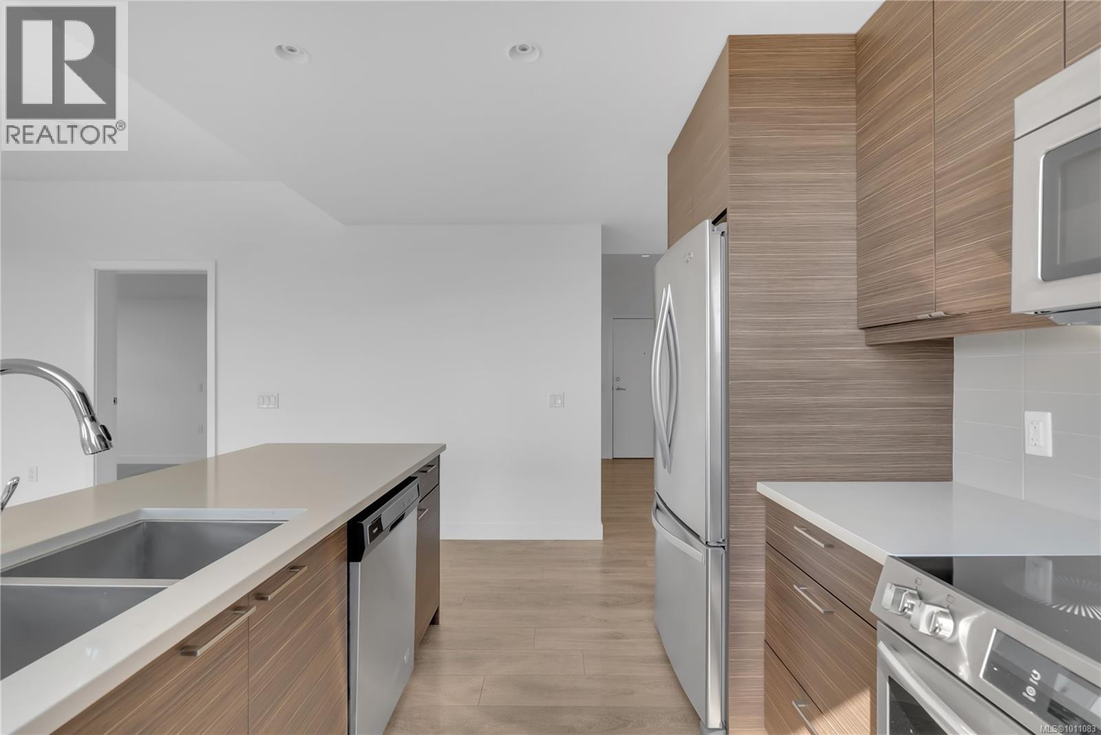 Photo 7 of 307 300 Belmont Rd, Colwood BC