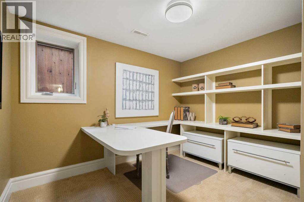 Photo 41 of 36 Baycrest Place Sw, Calgary AB