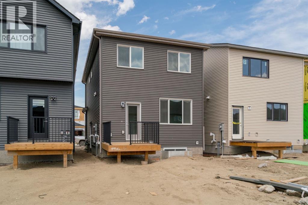 Photo 35 of 672 Buffaloberry Manor Se, Calgary AB