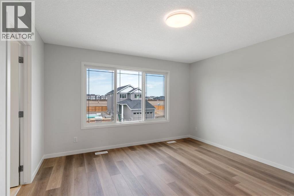 Photo 23 of 672 Buffaloberry Manor Se, Calgary AB