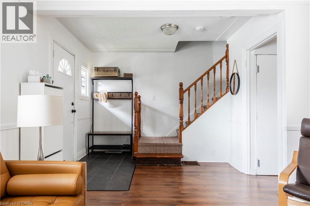 Photo 4 of 55 East 26th Street, Hamilton ON
