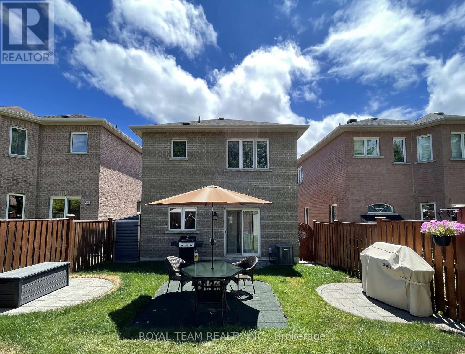 Photo 31 of 66 Canyon Gate Crescent, Vaughan ON