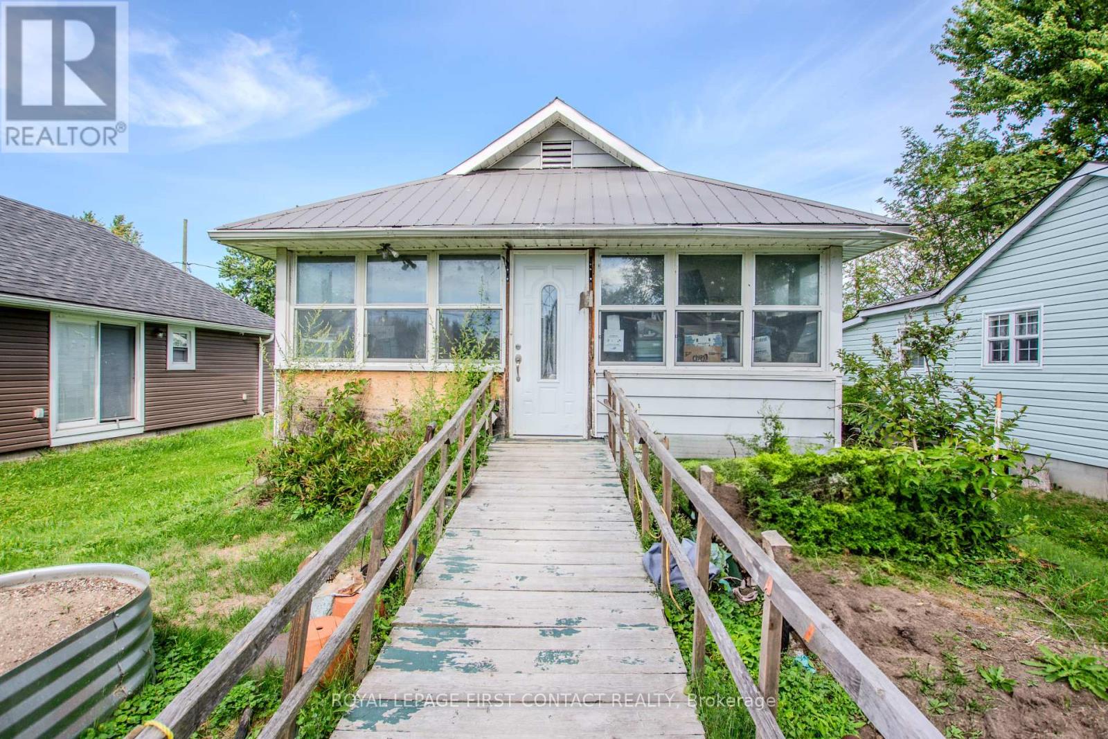 Photo 4 of 1056 Wood Street, Innisfil ON