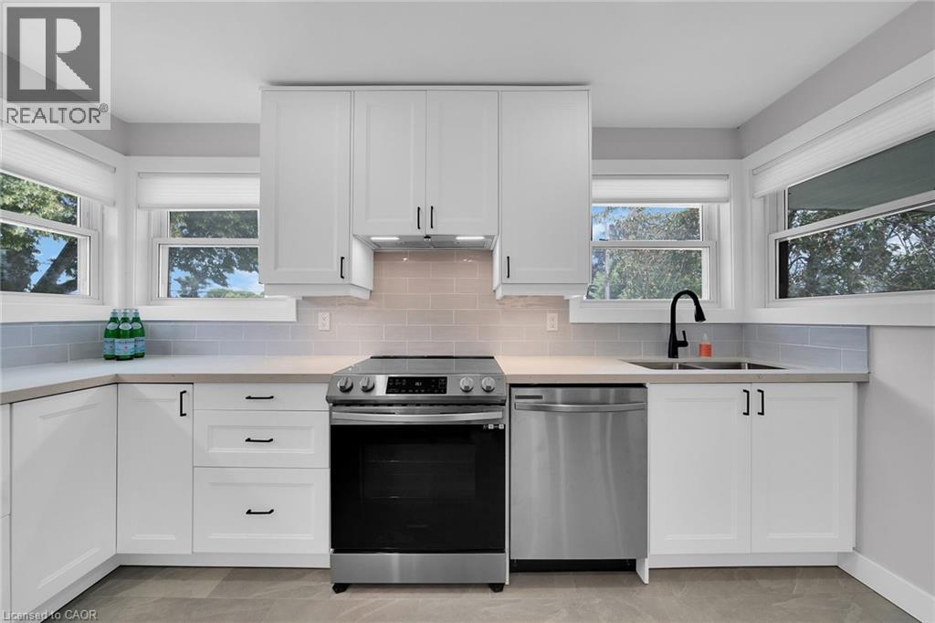 Photo 13 of 441 Elmwood Avenue, Hamilton ON