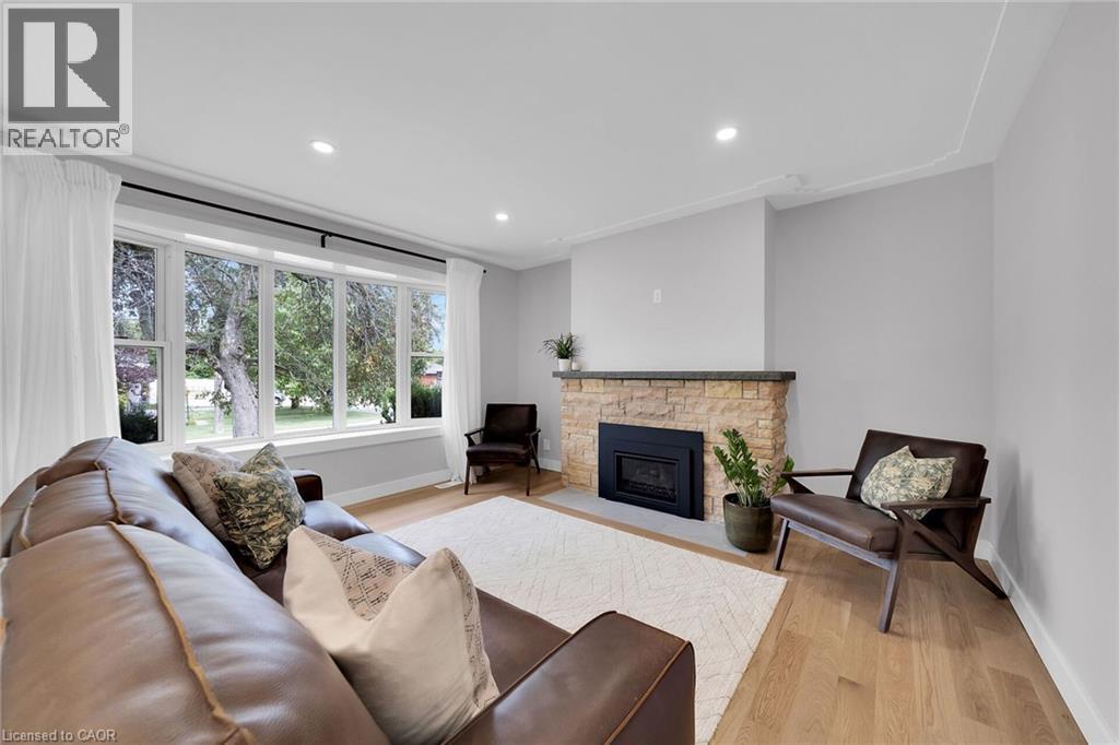 Photo 7 of 441 Elmwood Avenue, Hamilton ON