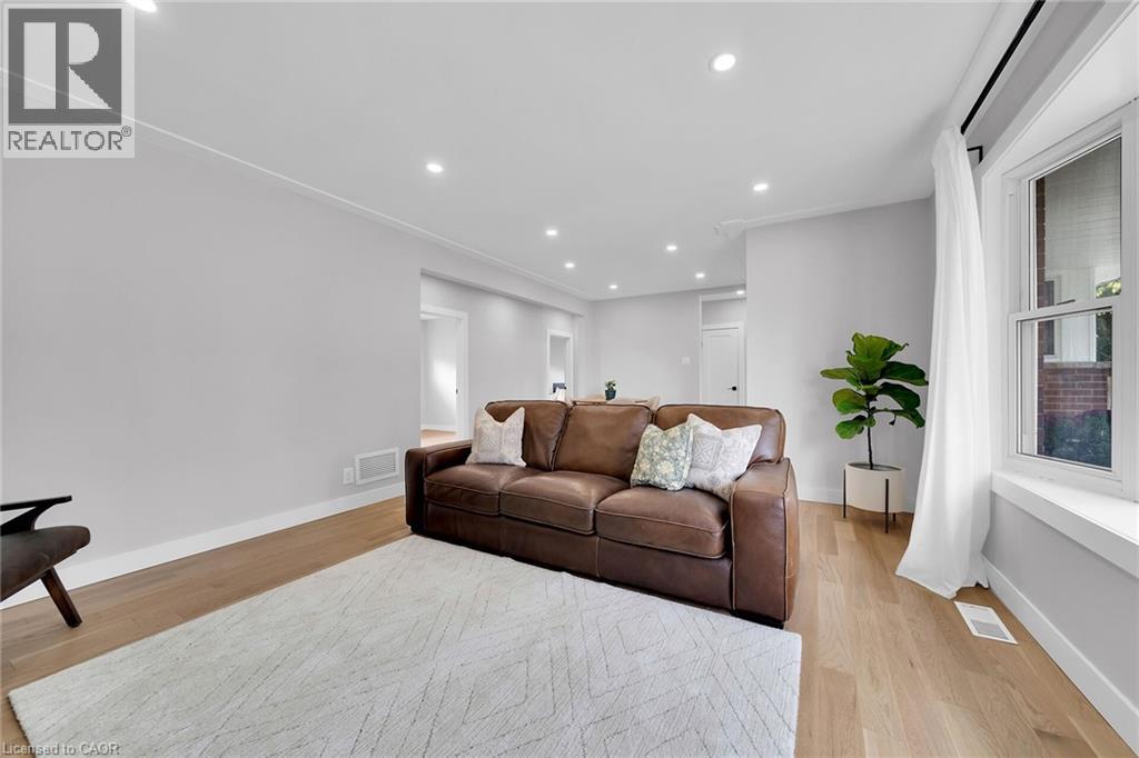 Photo 8 of 441 Elmwood Avenue, Hamilton ON