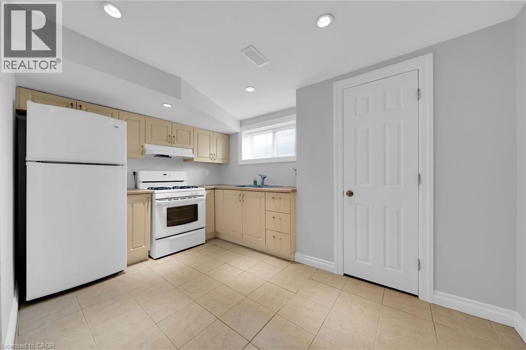 Photo 33 of 441 Elmwood Avenue, Hamilton ON