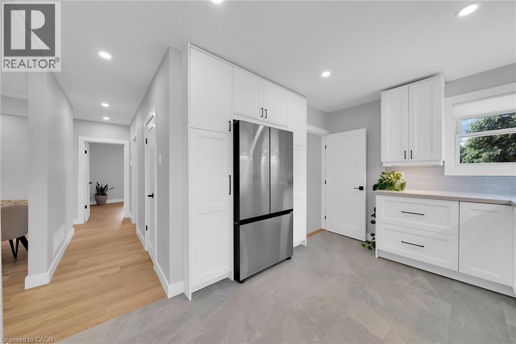 Photo 14 of 441 Elmwood Avenue, Hamilton ON