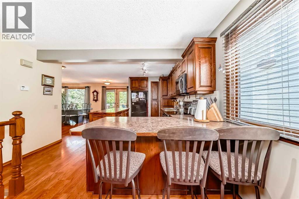 Photo 9 of 22 Glenhill Drive, Cochrane AB