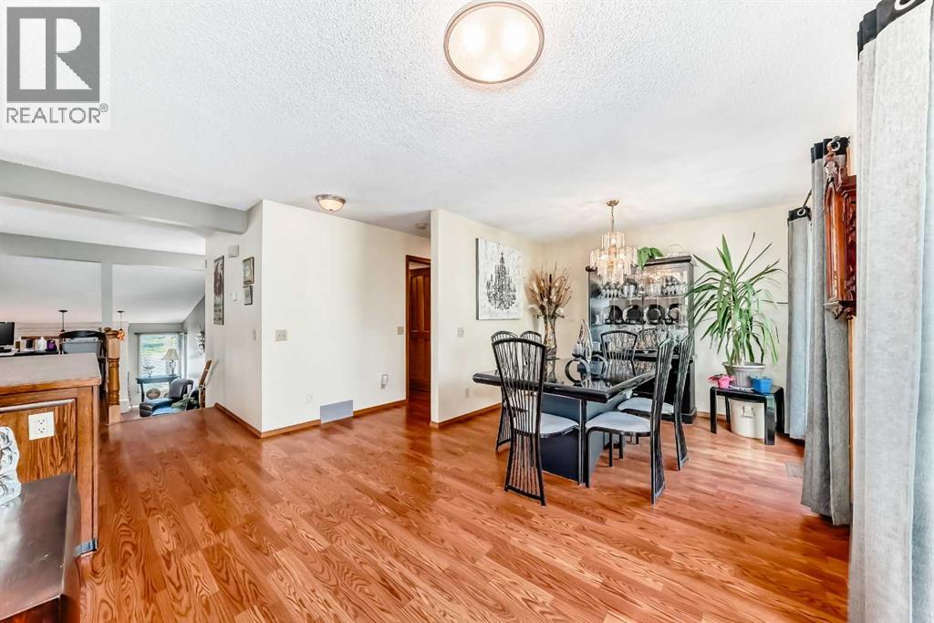 Photo 18 of 22 Glenhill Drive, Cochrane AB