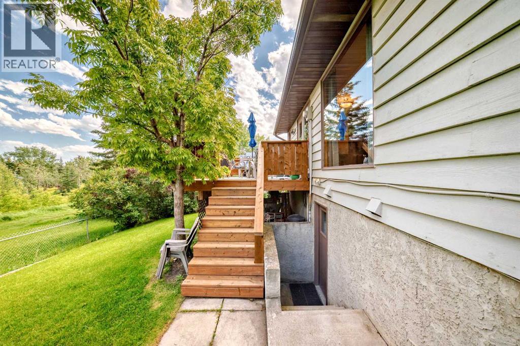 Photo 6 of 22 Glenhill Drive, Cochrane AB