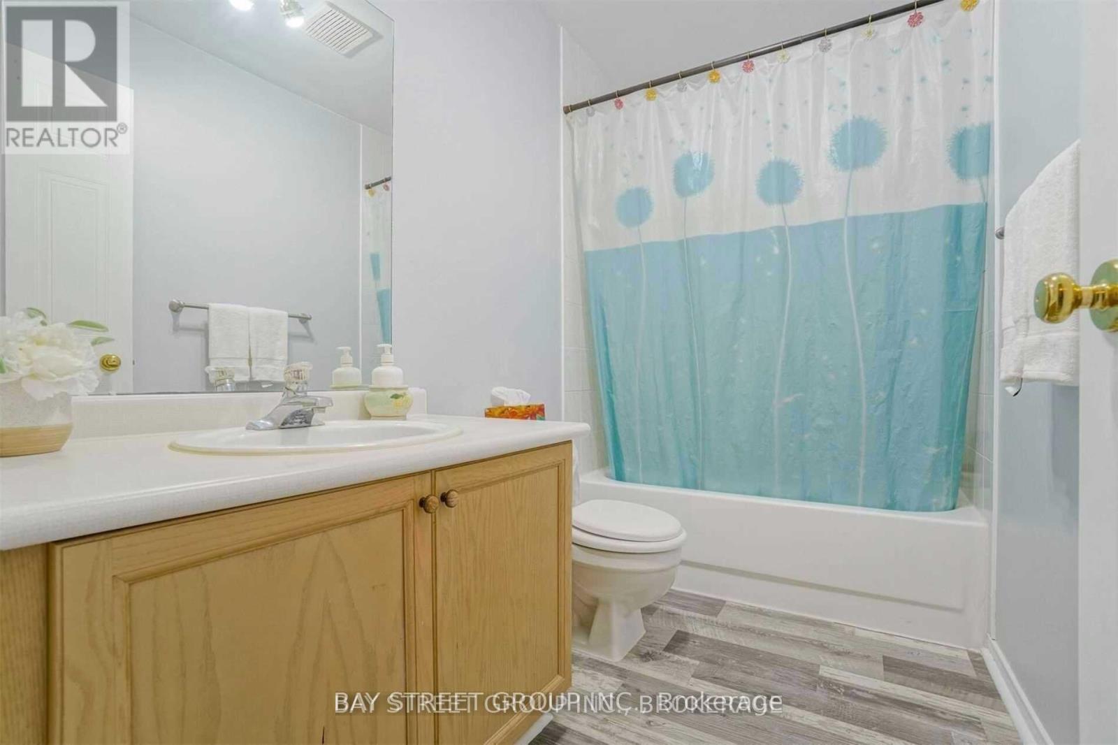 Photo 14 of 43 119 Dambrosio Drive, Barrie ON