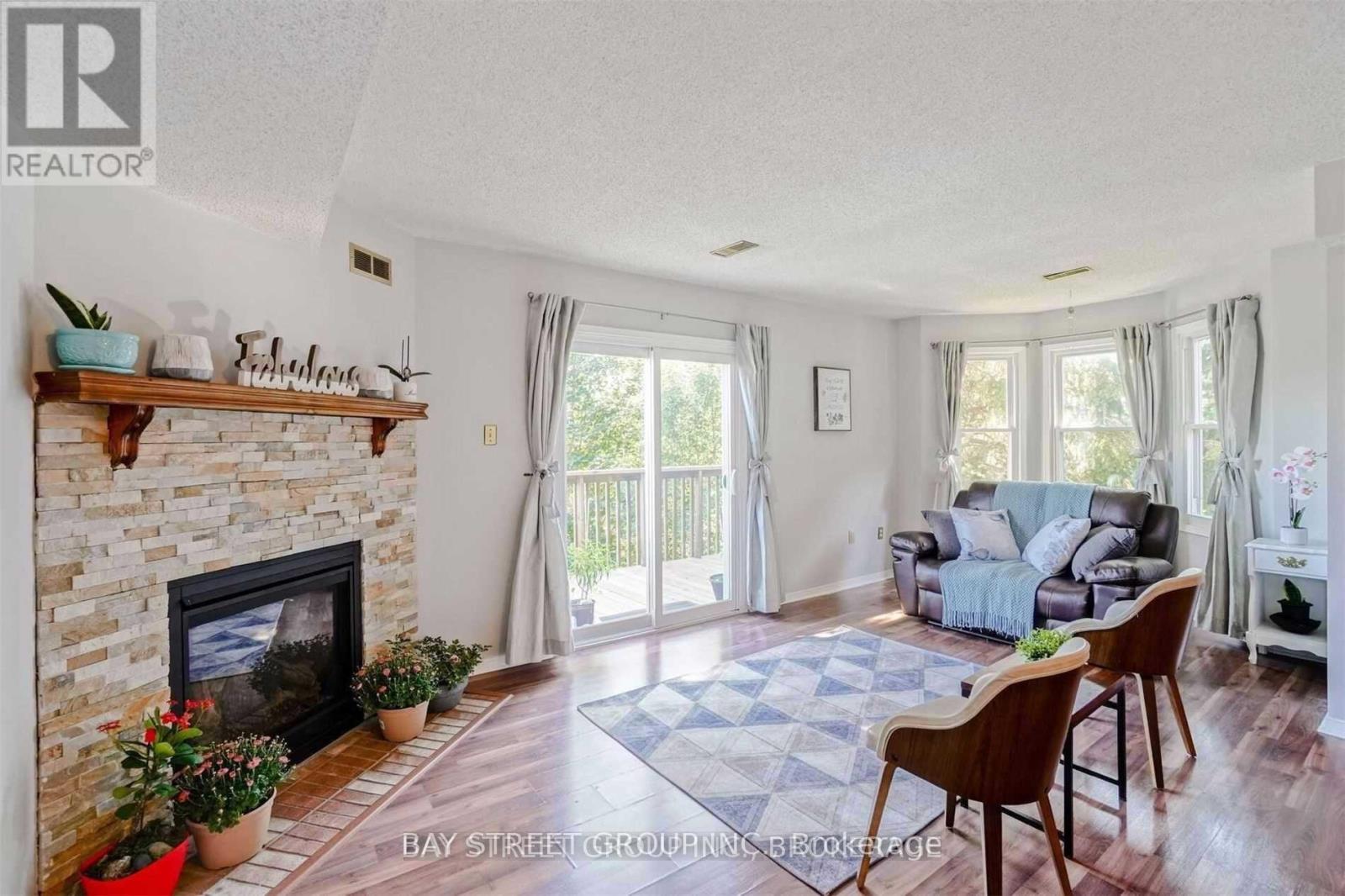 Photo 3 of 43 119 Dambrosio Drive, Barrie ON