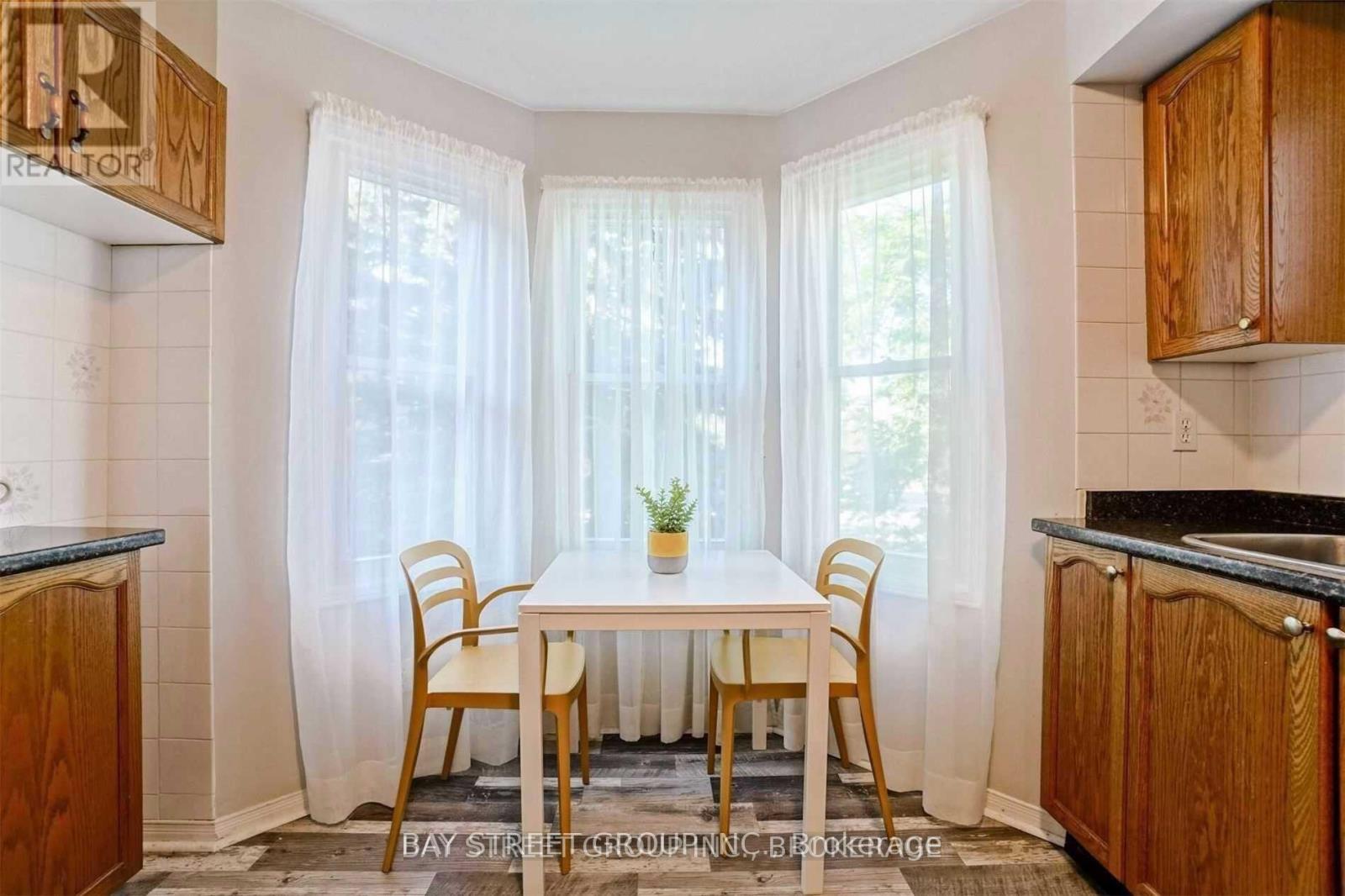 Photo 5 of 43 119 Dambrosio Drive, Barrie ON