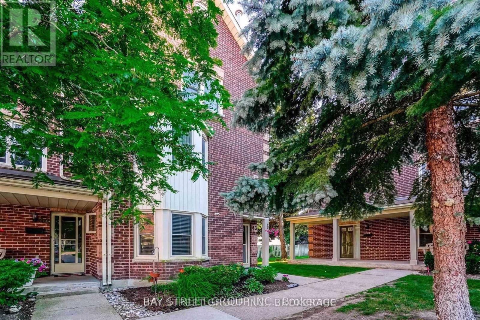 Photo 6 of 43 119 Dambrosio Drive, Barrie ON
