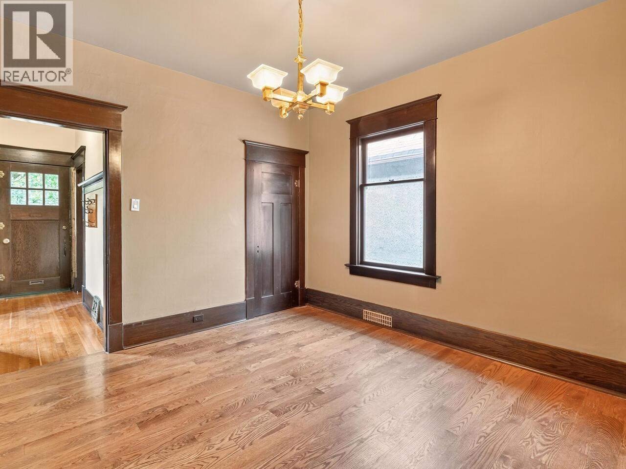 812 DUBLIN STREET, New Westminster