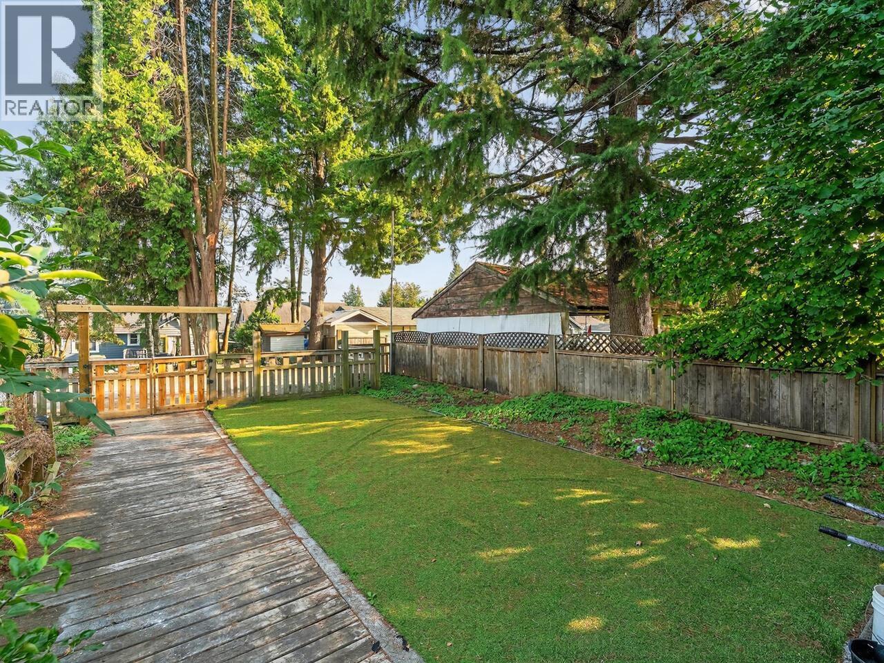 812 DUBLIN STREET, New Westminster