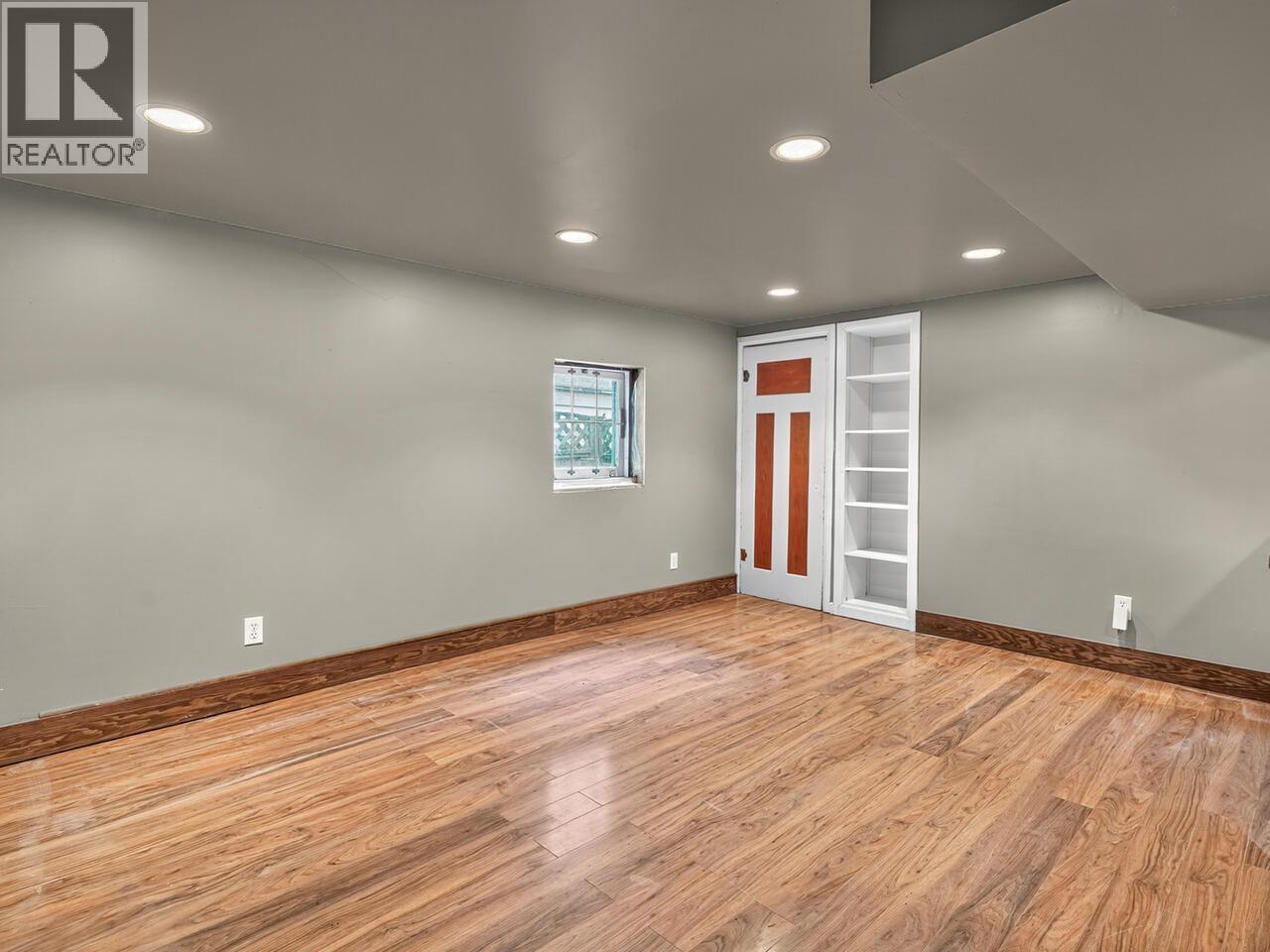 812 DUBLIN STREET, New Westminster