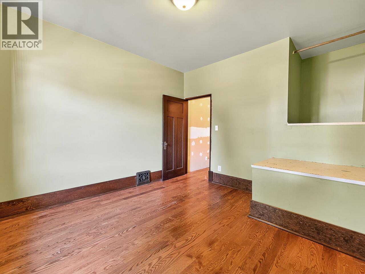 812 DUBLIN STREET, New Westminster