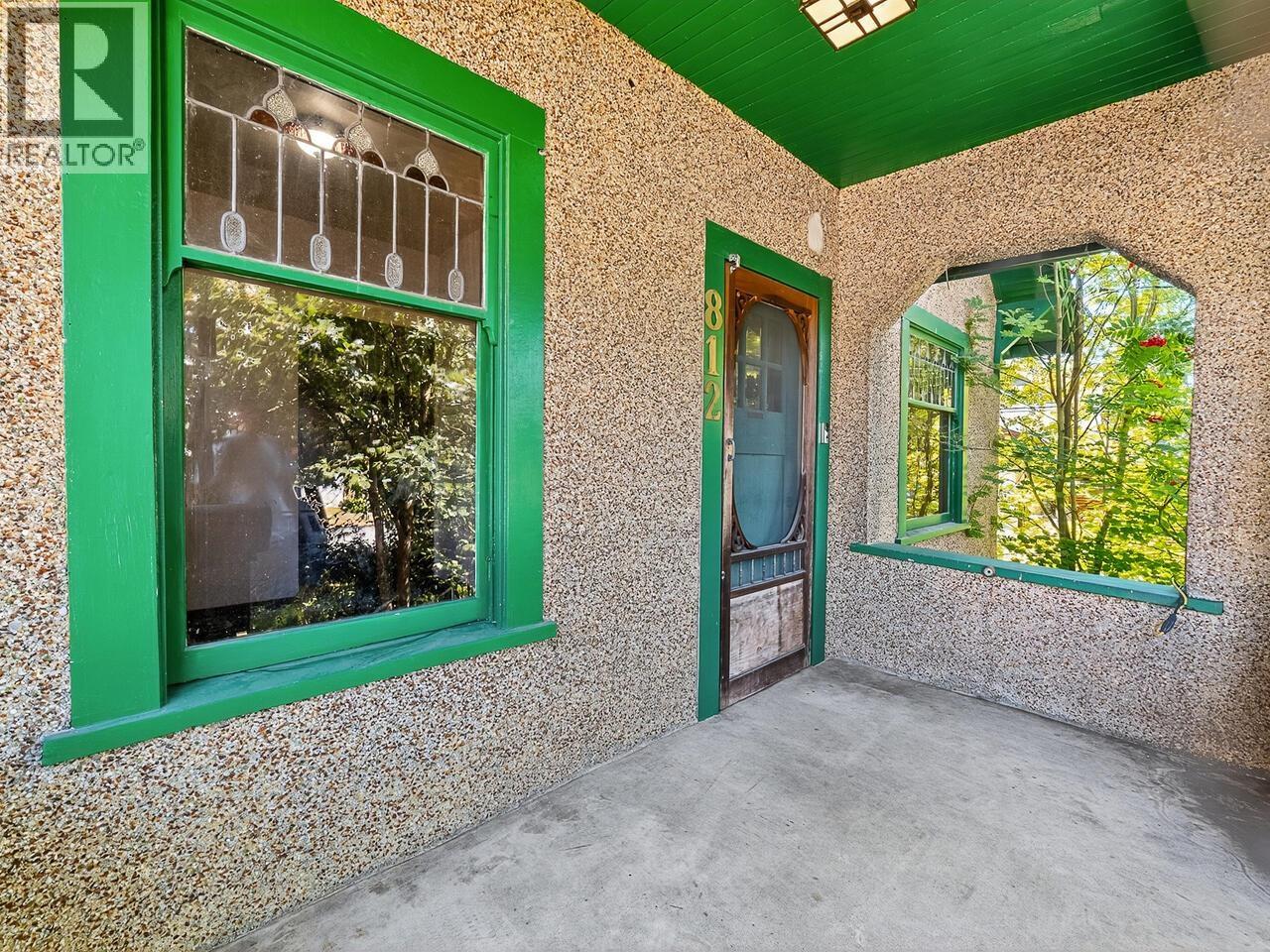 812 DUBLIN STREET, New Westminster