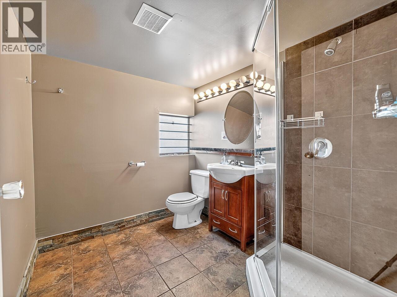 812 DUBLIN STREET, New Westminster