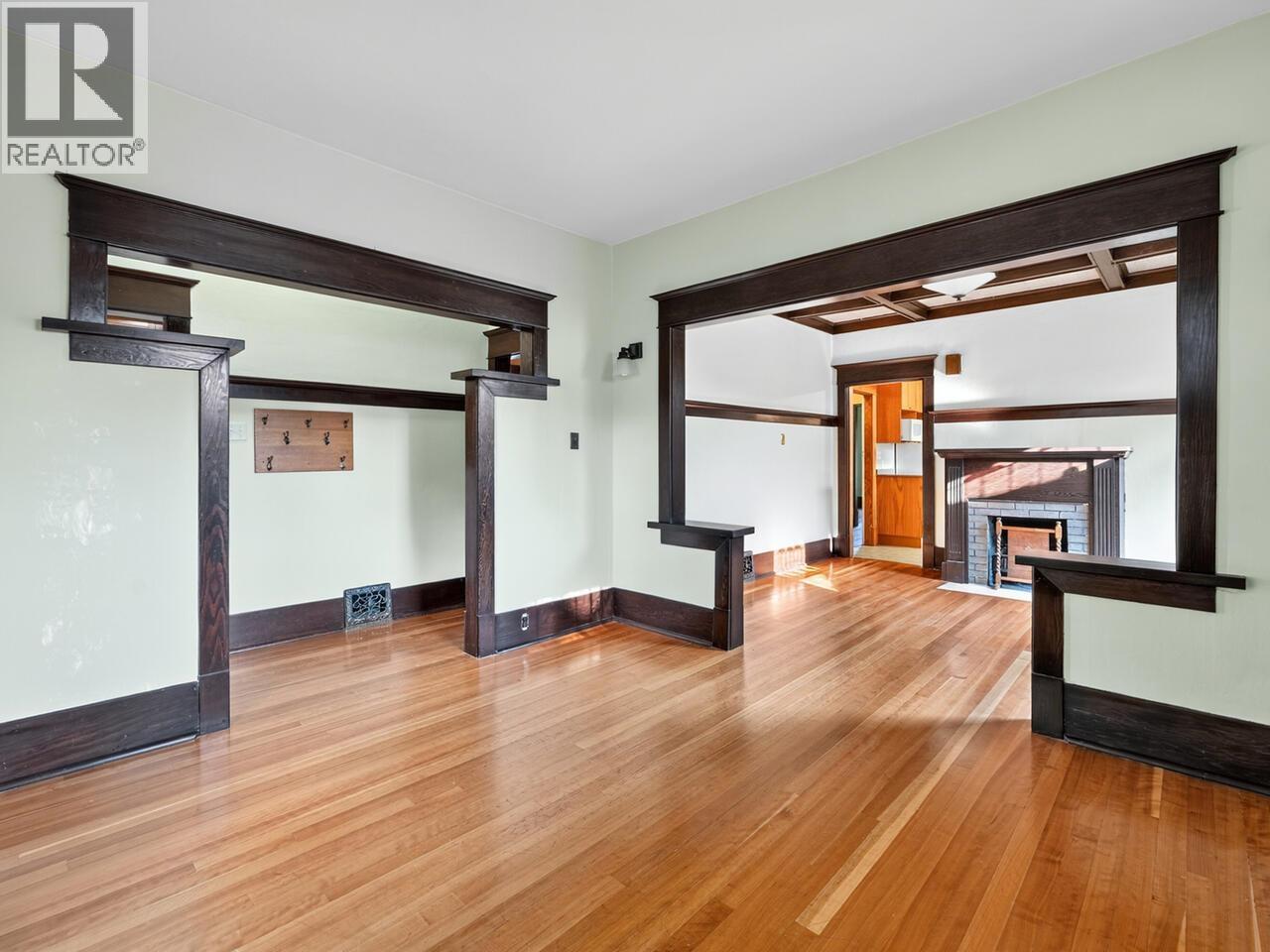 812 DUBLIN STREET, New Westminster