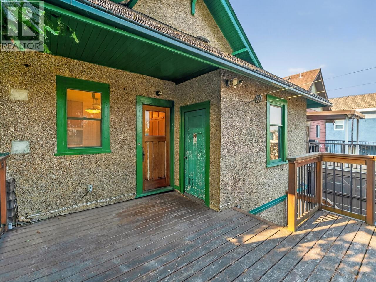 812 DUBLIN STREET, New Westminster