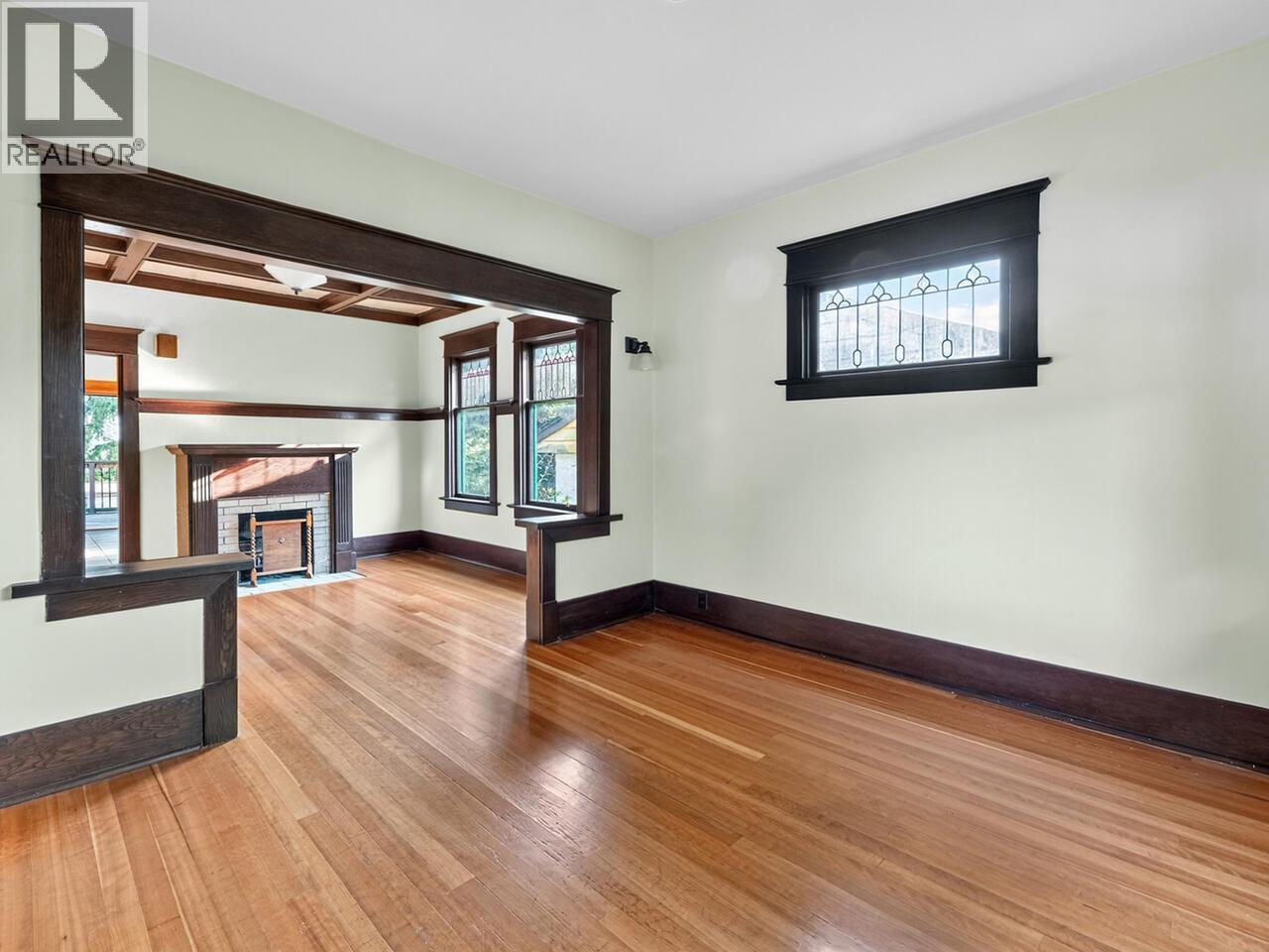 812 DUBLIN STREET, New Westminster