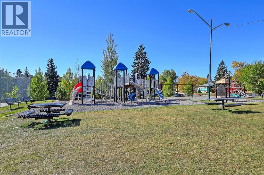 Photo 37 of 1 512 56 Avenue Sw, Calgary AB