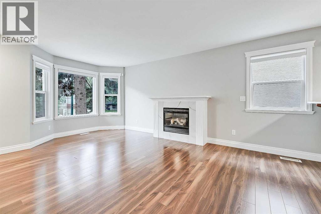 Photo 6 of 1 512 56 Avenue Sw, Calgary AB