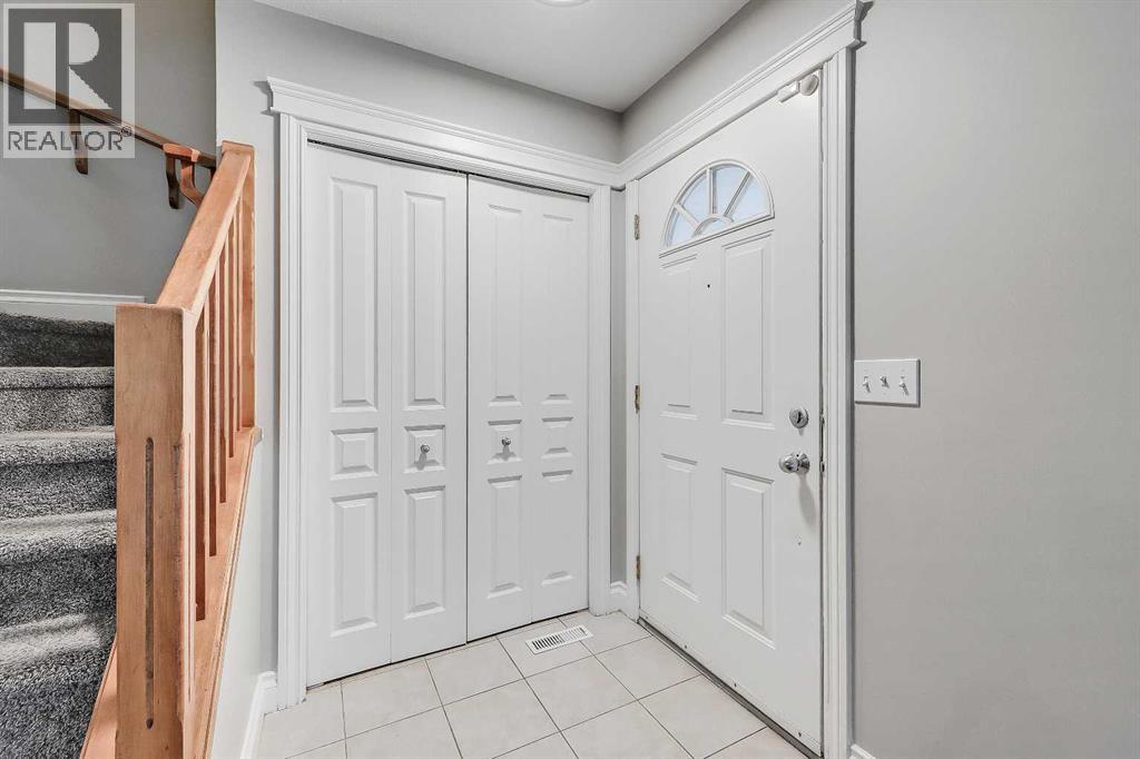 Photo 2 of 1 512 56 Avenue Sw, Calgary AB
