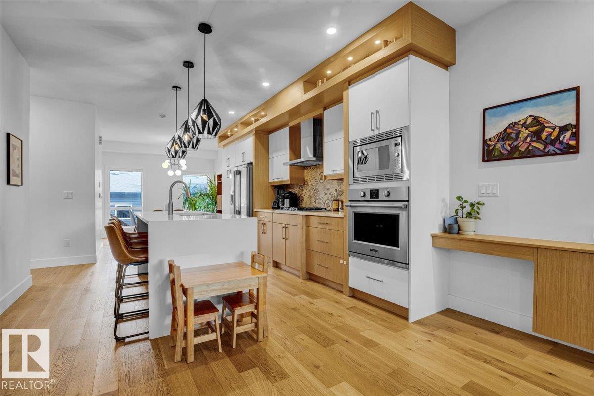Photo 5 of 7736 80 Av Nw, Edmonton AB