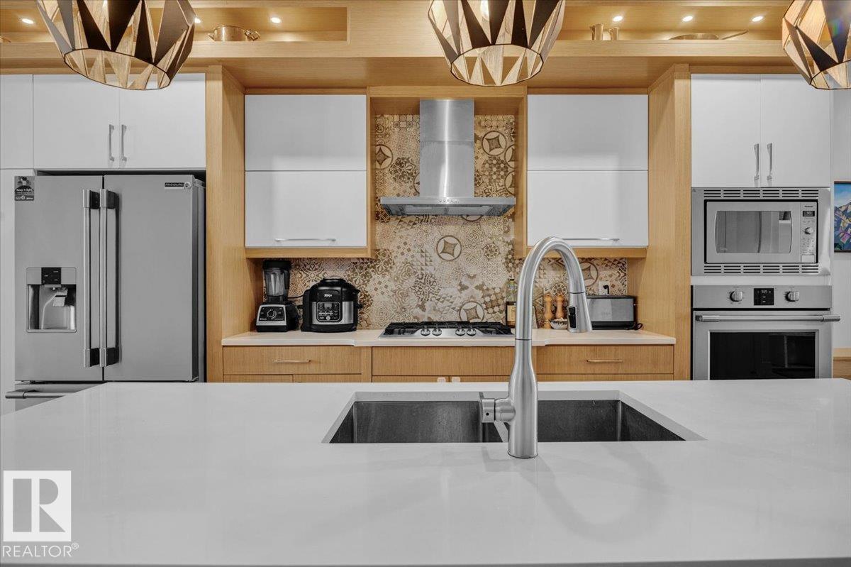 Photo 7 of 7736 80 Av Nw, Edmonton AB