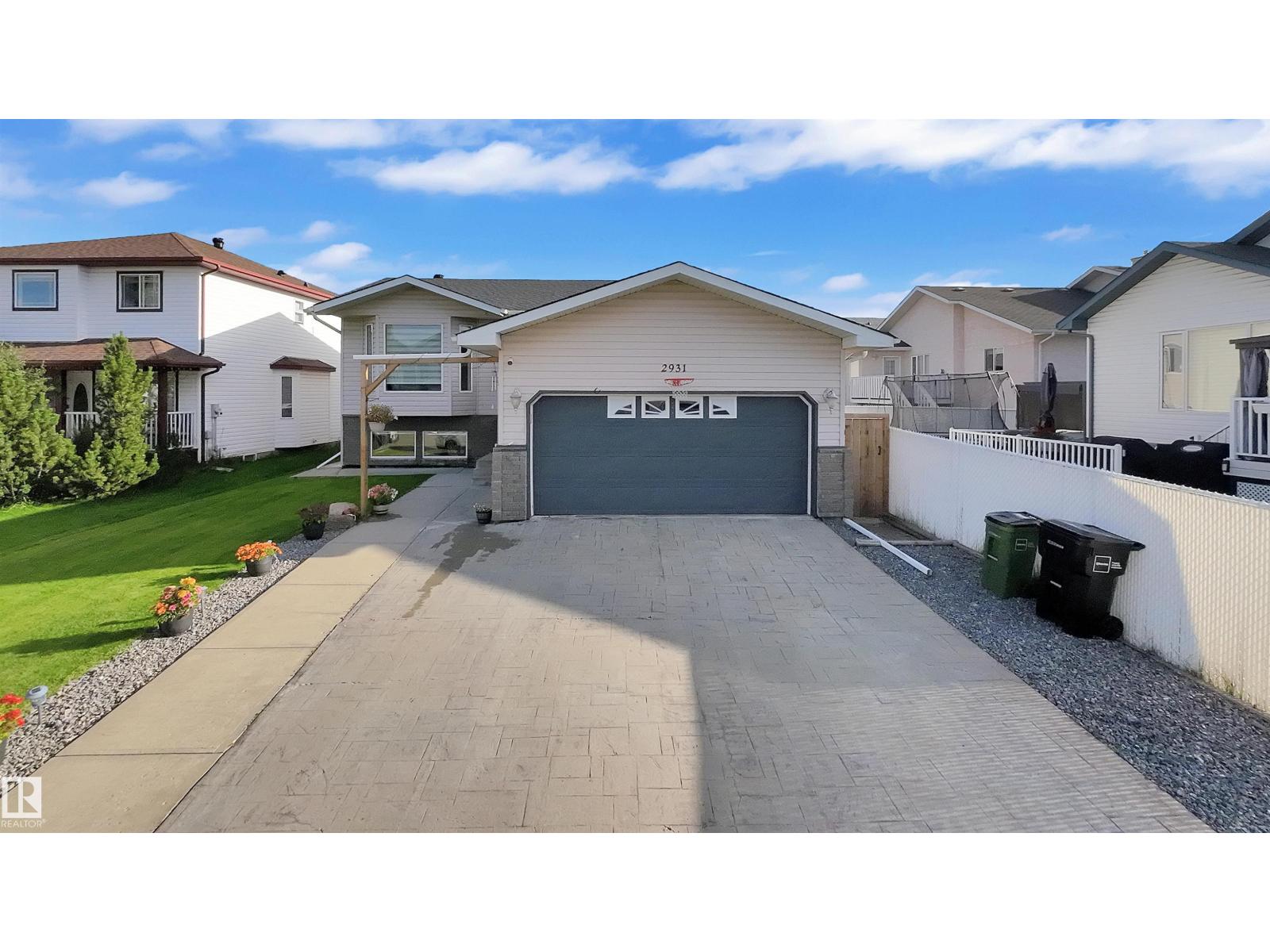 Photo 2 of 2931 151 A Av Nw, Edmonton AB