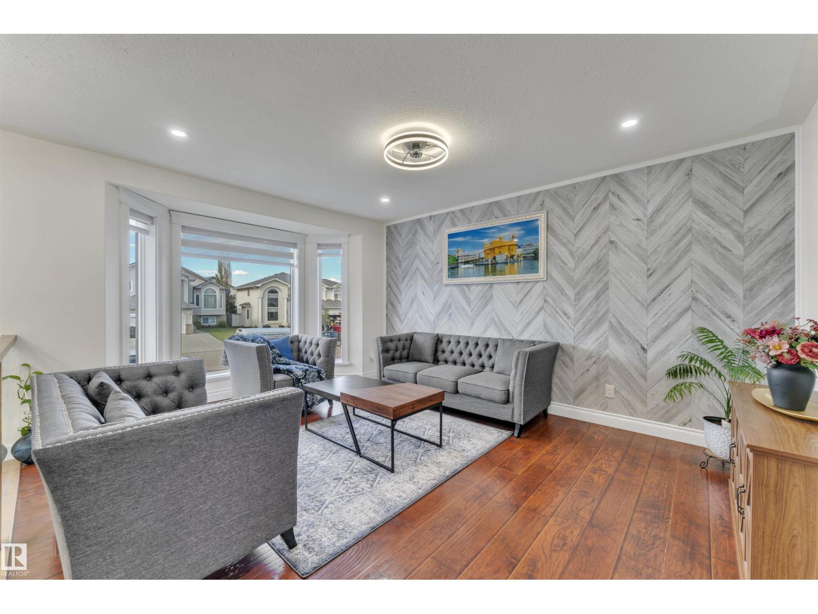 Photo 8 of 2931 151 A Av Nw, Edmonton AB