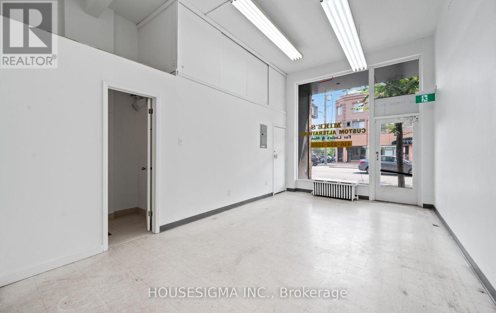 Photo 3 of 730 The Queensway, Toronto ON