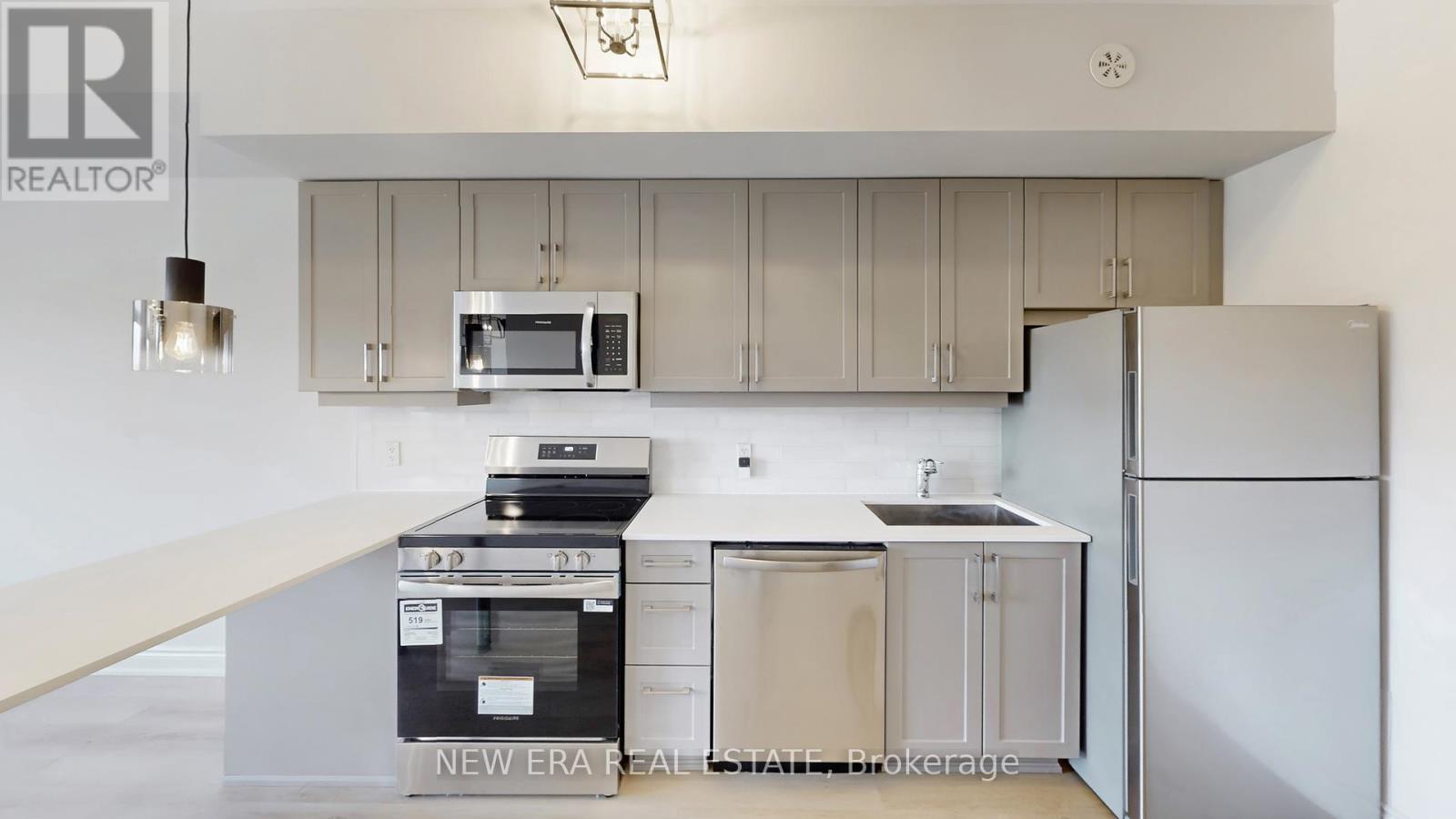Photo 5 of 321 3078 Sixth Line, Oakville ON
