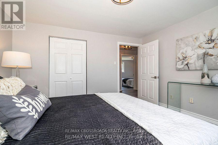Photo 13 of 128 Avondale Boulevard, Brampton ON