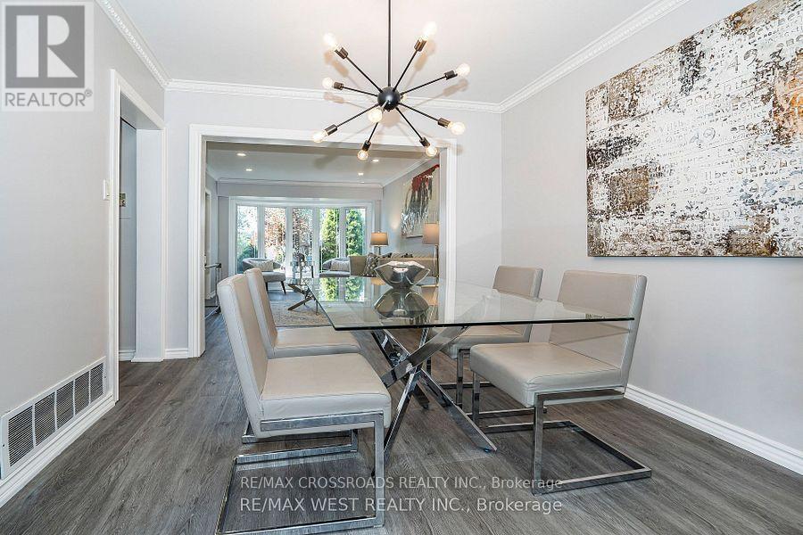 Photo 5 of 128 Avondale Boulevard, Brampton ON