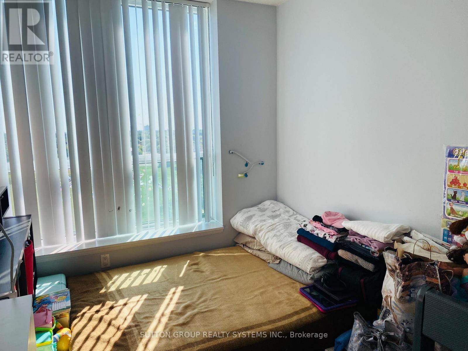 Photo 11 of 1005 4879 Kimbermount Avenue, Mississauga ON