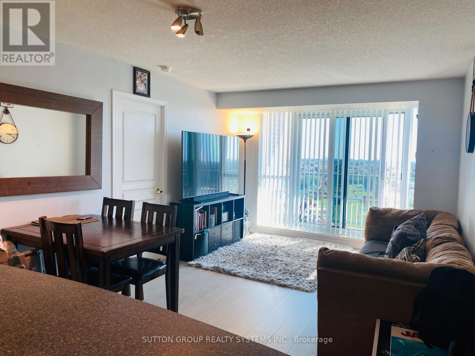 Photo 5 of 1005 4879 Kimbermount Avenue, Mississauga ON