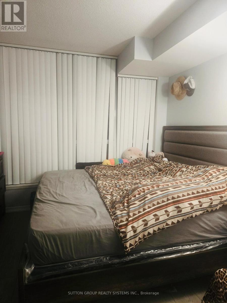 Photo 9 of 1005 4879 Kimbermount Avenue, Mississauga ON