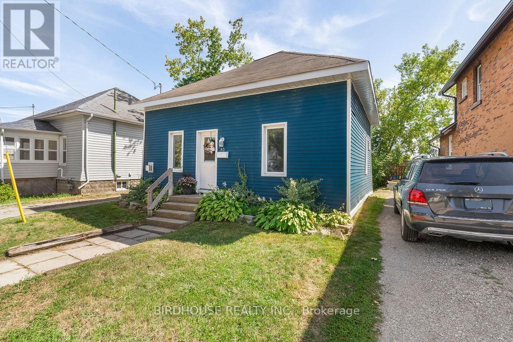 Photo 2 of 83 Durham Street W, Kawartha Lakes ON